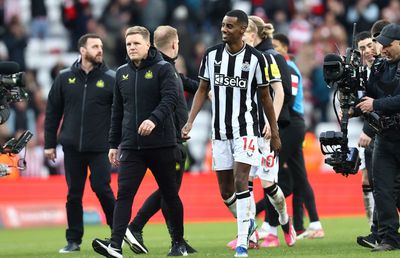 Sancțiunea cu care Newcastle îl amenință pe Isak! » Managerul Eddie Howe l-a implorat să renunțe la grevă