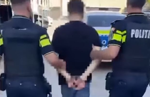 Agresorul din Craiova, reținut pentru 24 de ore! Polițiștii l-au ridicat pe bărbatul care a maltratat soția unui fotbalist la coadă la supermarket