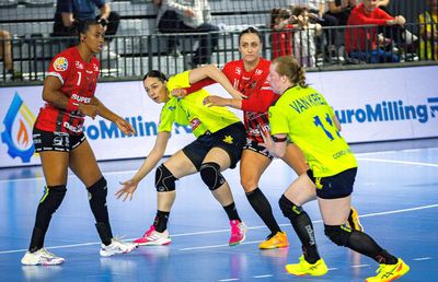 Ce au făcut forțele din „Liga Florilor” în cele două turnee amicale disputate azi: demonstrații de forță pentru Gloria, CSM București și Corona