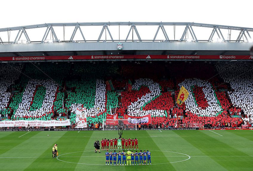 Fanii lui Liverpool l-au comemorat pe Diogo Jota, la primul meci al sezonului pe Anfield/ foto: Getty Images
