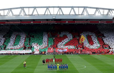 „You'll Never Walk Alone”: Momente absolut emoționante la startul Premier League! Anfield a cântat și a plâns în memoria lui Diogo Jota