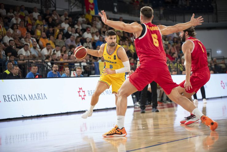 Nandor Kuti, în maioul naționalei de baschet/Foto: fiba.basketball
