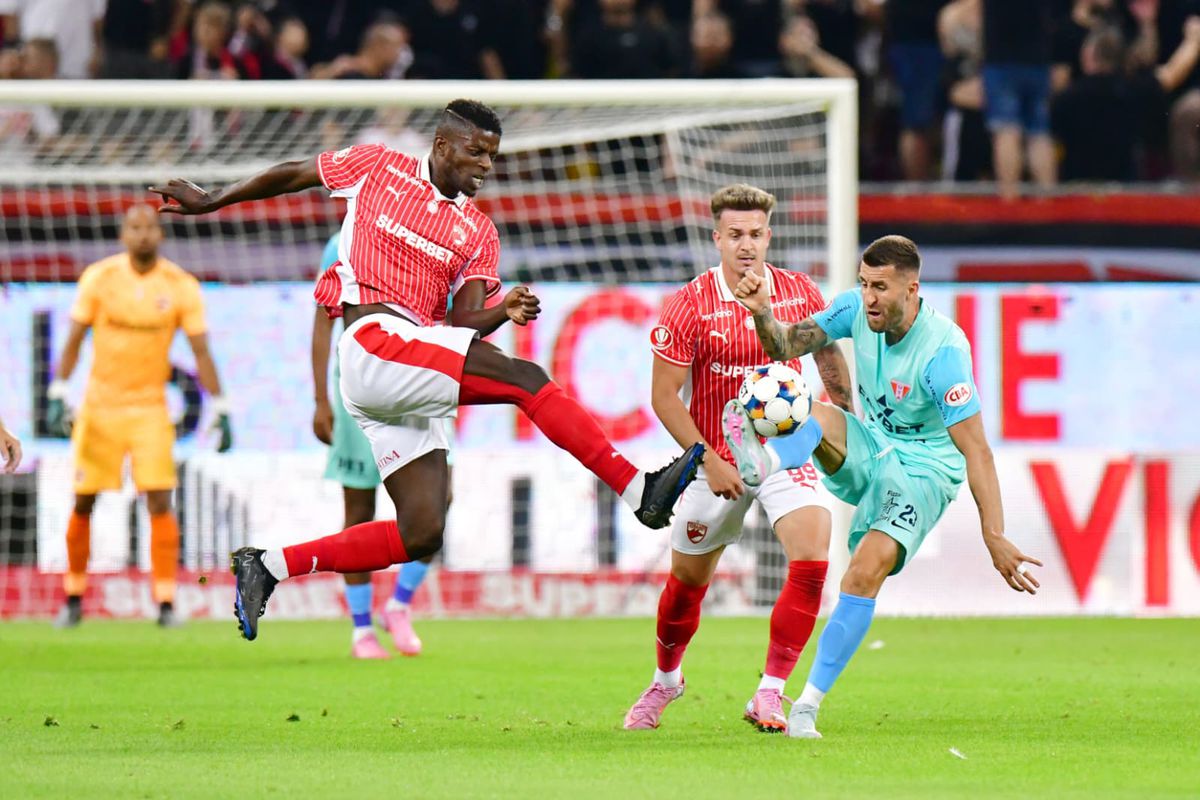 Cu doi fotbaliști eliminați, Dinamo rezistă în fața revelației UTA » Repriză incendiară pe Arena Națională! Clasamentul ACUM