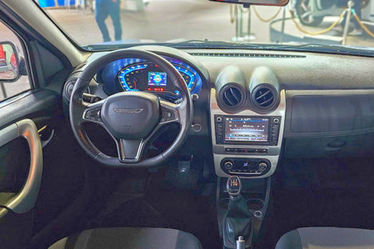 Mașina care a cucerit România se întoarce pe linia de producție: prima generație de Dacia Logan renaște peste hotare