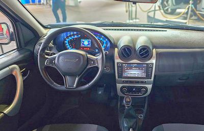 Mașina care a cucerit România se întoarce pe linia de producție: prima generație de Dacia Logan renaște peste hotare