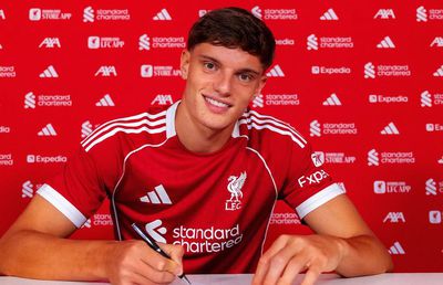 Liverpool a făcut transferul #5 vara aceasta » Jucătorul dorit și de Chivu a fost prezentat