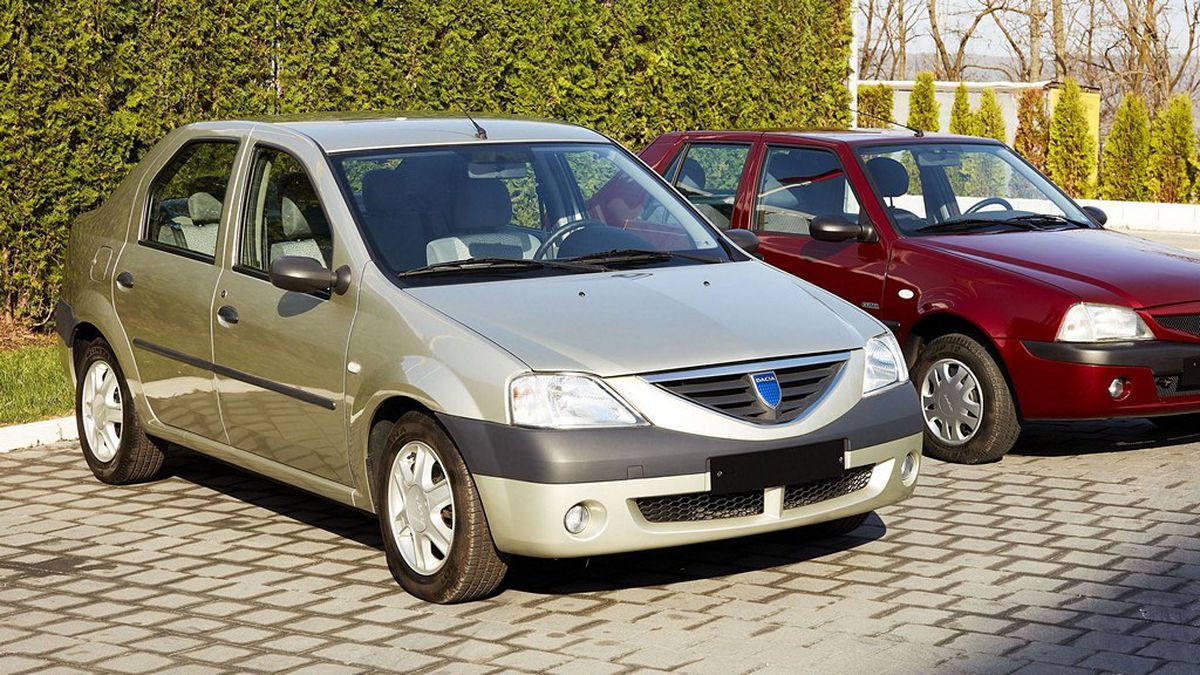 Mașina care a cucerit România se întoarce pe linia de producție: prima generație de Dacia Logan renaște peste hotare