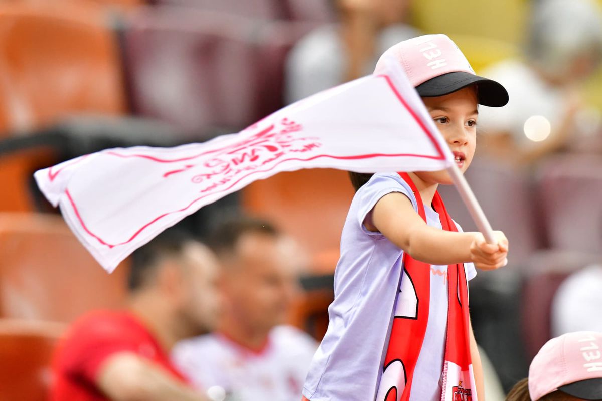 Cu doi fotbaliști eliminați, Dinamo rezistă în fața revelației UTA » Repriză incendiară pe Arena Națională! Clasamentul ACUM