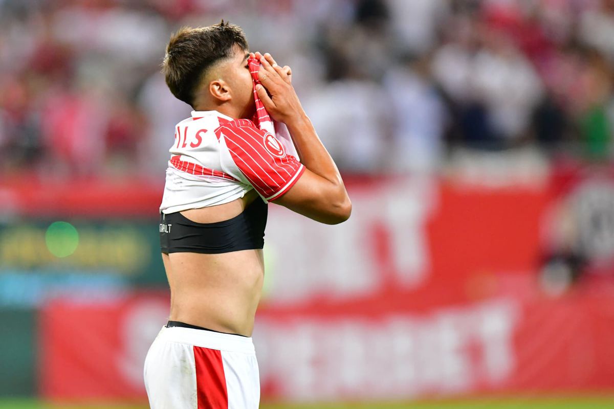 Cu doi fotbaliști eliminați, Dinamo rezistă în fața revelației UTA » Repriză incendiară pe Arena Națională! Clasamentul ACUM