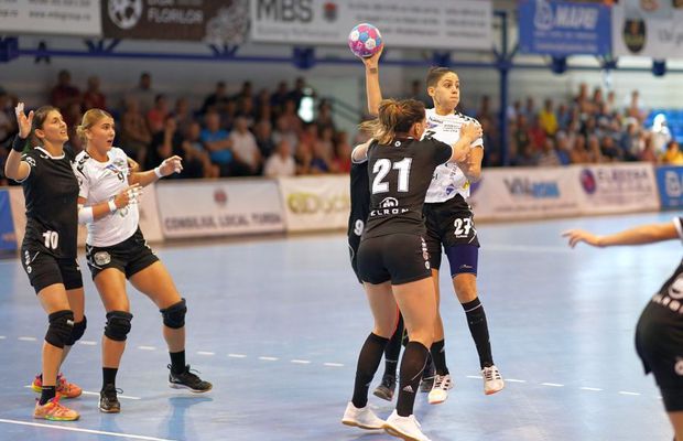 FOTO Vâlcea așteaptă CSM București pe primul loc! SCM, victorie fără emoție la Cluj » Urmează derby-ul Ligii Naționale