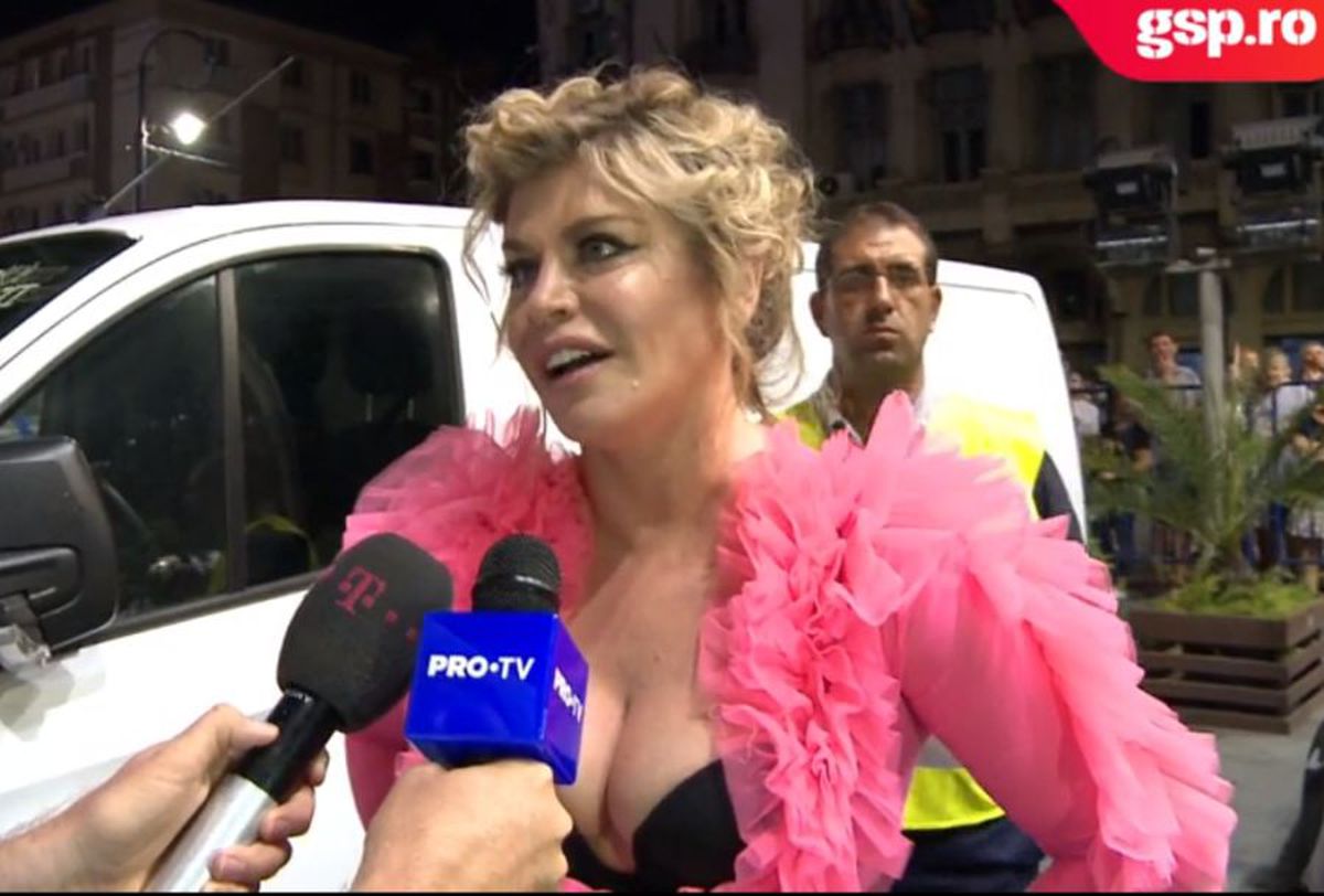 CRAIOVA - FCSB // VIDEO Loredana Groza, cel mai fierbinte suporter al Craiovei: „Hai, Piți! Sunt convinsă că vom câștiga”