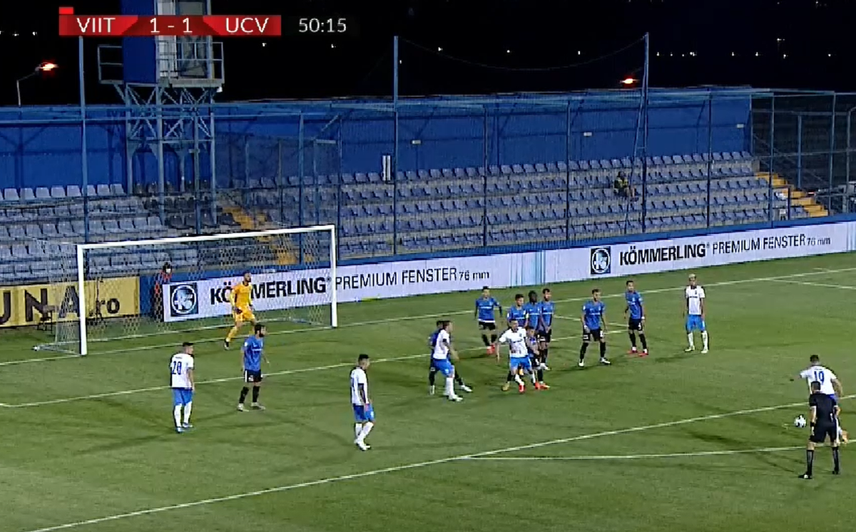 FOTO + VIDEO Cornel Dinu, amuzat de un gol din Viitorul - Craiova 1-4: „Fugiți, mă! Il loveşte ghiuleaua”