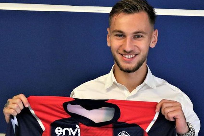 Denis Drăguș (21 de ani, atacant) a fost prezentat oficial de Crotone (Serie A), echipă care l-a împrumutat de la Standard Liege pentru un sezon.