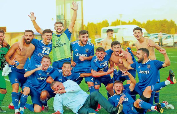 VIDEO + FOTO Juve de Maramu’ » Povestea celei mai surprinzătoare echipe din Liga 2: promovare cu salarii de 2.000 de lei în echipamentul „Bătrânei Doamne”