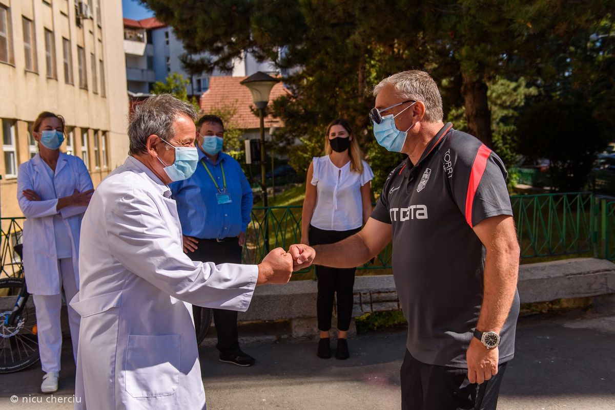 VIDEO + FOTO CFR Cluj, gest superb pentru medicii de la Spitalul de Boli Infecțioase din Cluj: „Voi sunteți eroii noștri! Ne înclinăm în fața voastră!”