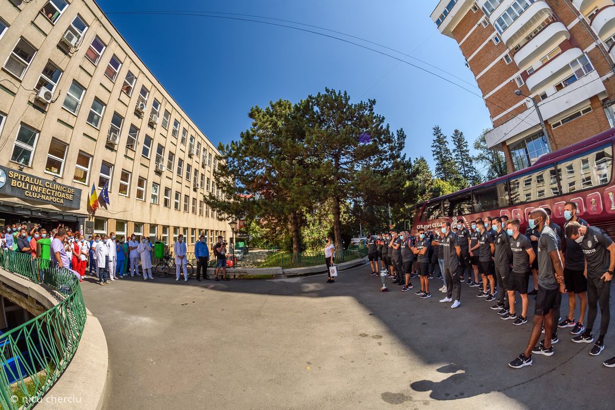 VIDEO + FOTO CFR Cluj, gest superb pentru medicii de la Spitalul de Boli Infecțioase din Cluj: „Voi sunteți eroii noștri! Ne înclinăm în fața voastră!”
