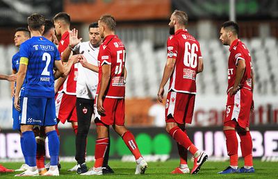 Fierbe vestiarul la Dinamo: jucătorii și Contra, duși cu vorba de Pablo Cortacero! Ce a promis din nou spaniolul