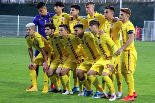 Radu Drăgușin, în tricoul naționalei U21 a României (al doilea din stânga, rândul de sus). Foto: Imago