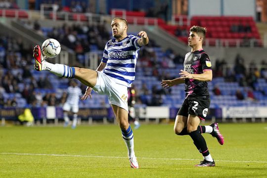 George Pușcaș (stânga), în Reading - Peterborough // foto: Imago