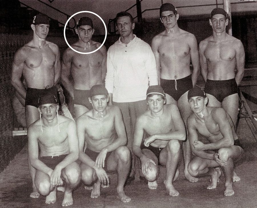 Dinu Popescu, junior, în 1968. Antrenor este Feri Crișan Poloist român de legendă, interviu fără perdea: „Am bătut milițieni la Athenee Palace, puteam să fac pușcărie ca Sandu Boc, dar am scăpat cu un raport medico-legal falsificat”