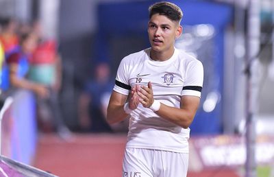 Sefer a semnat! „Sunt fericit, este o mândrie să port tricoul”