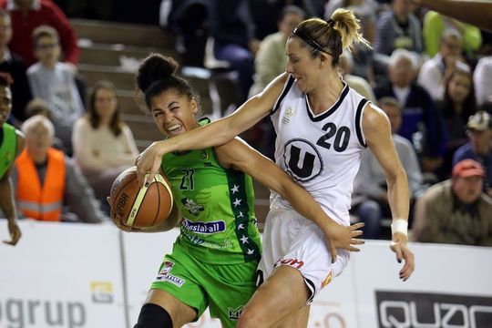 Annemarie Parau într-un duel mai vechi din campionat Foto Sportpictures
