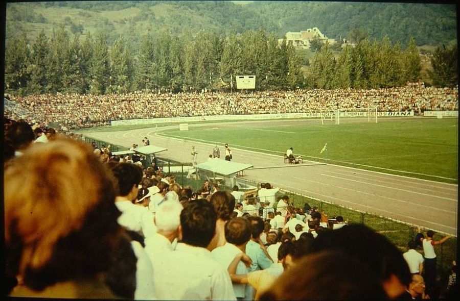 Tribunele arenei 40 de ani de la cel mai şocant 0-0 din fotbalul românesc: Real Madrid n-a putut bate locul 9 din Divizia B!
