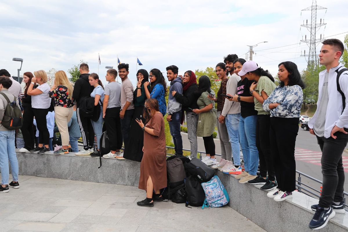 Entuziasmați de sosirea în Chișinău a lui Ronaldo, moldovenii glumesc pe seama pozei postate de superstar: „Bomboane de la Paștele Blajinilor”