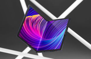 Zenbook 17 Fold OLED (UX9702): ecran mare într-un corp foarte mic