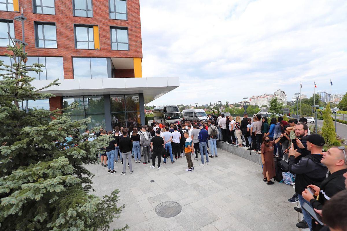 L-au așteptat pe Ronaldo la balcon și la hotel! » Agitație uriașă la Chișinău, înainte de Sheriff - Manchester United