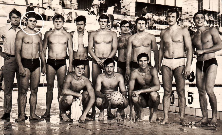 1971. Dinu Popescu la 22 de ani, în naționala de tineret Poloist român de legendă, interviu fără perdea: „Am bătut milițieni la Athenee Palace, puteam să fac pușcărie ca Sandu Boc, dar am scăpat cu un raport medico-legal falsificat”