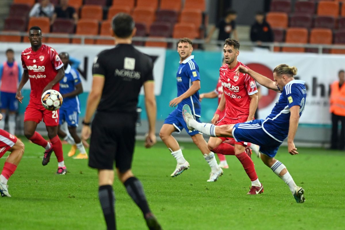 Fotbal-apă de ploaie pe Arena Națională » Dinamo, răpusă de execuția fabuloasă a lui Baeten! Clasamentul ACUM