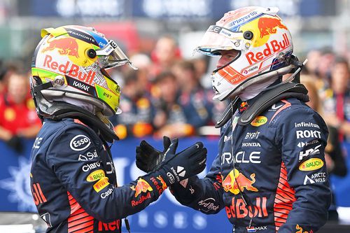 Max Verstappen (dreapta) și Sergio Perez ar putea aduce titlul la constructori pentru Red Bull încă din acest weekend // foto: Guliver/gettyimages