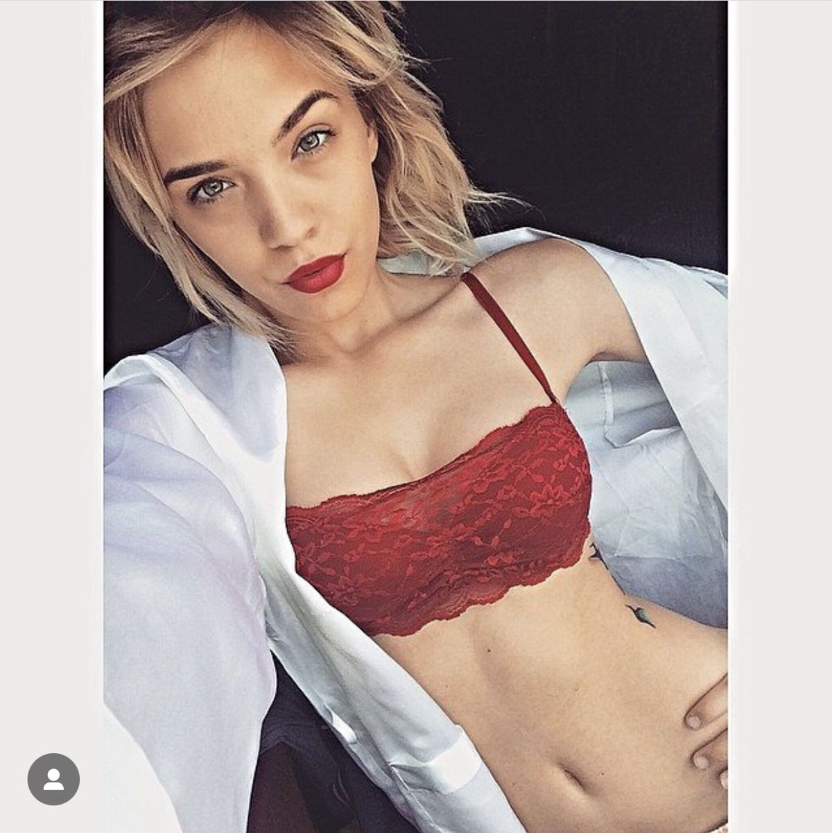 Ioana-Adriana Mitran face ravagii pe circuitul fierbinte din Moto GP » Escapadă în Indonezia pentru o vacanță exotică