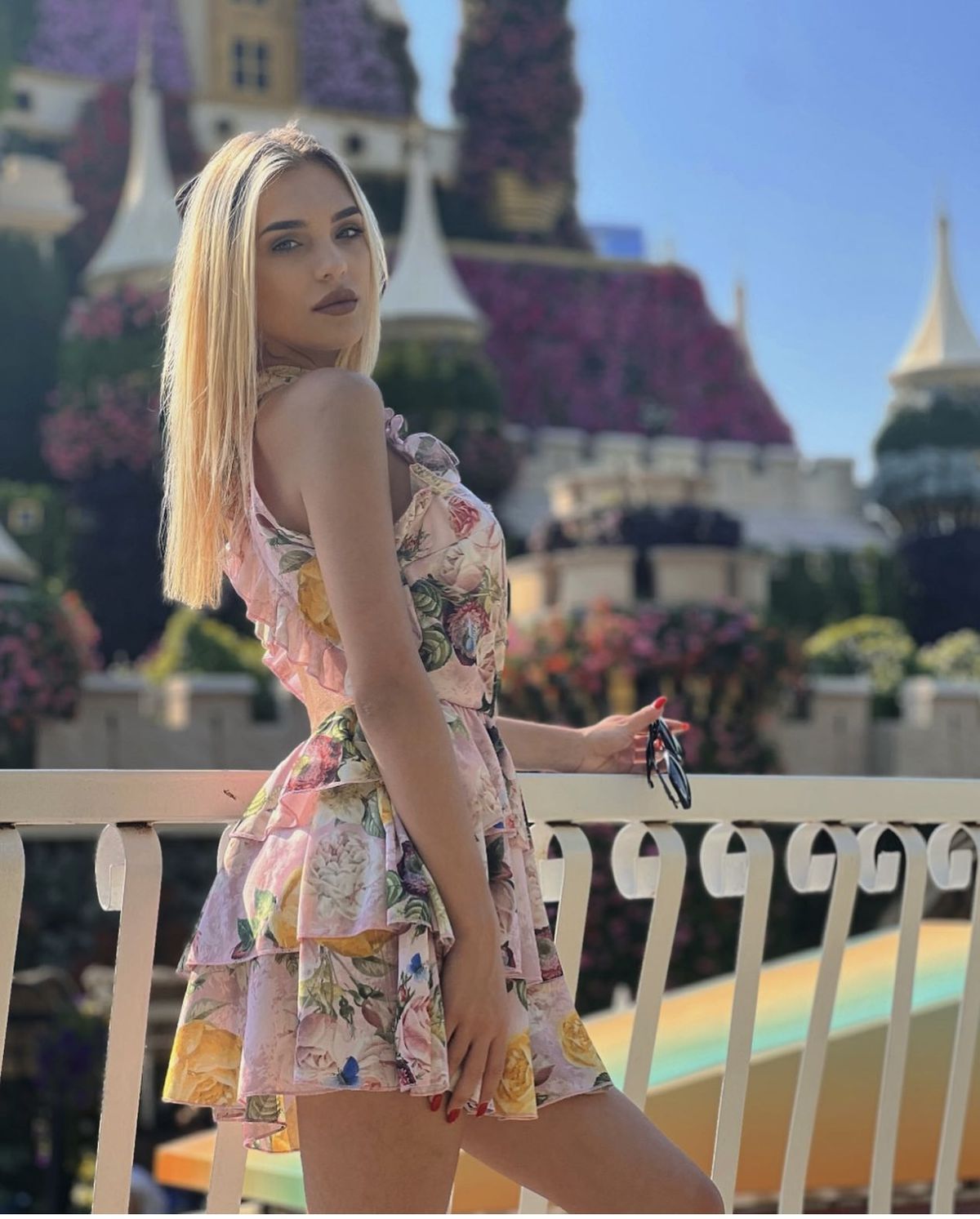 Ioana-Adriana Mitran face ravagii pe circuitul fierbinte din Moto GP » Escapadă în Indonezia pentru o vacanță exotică