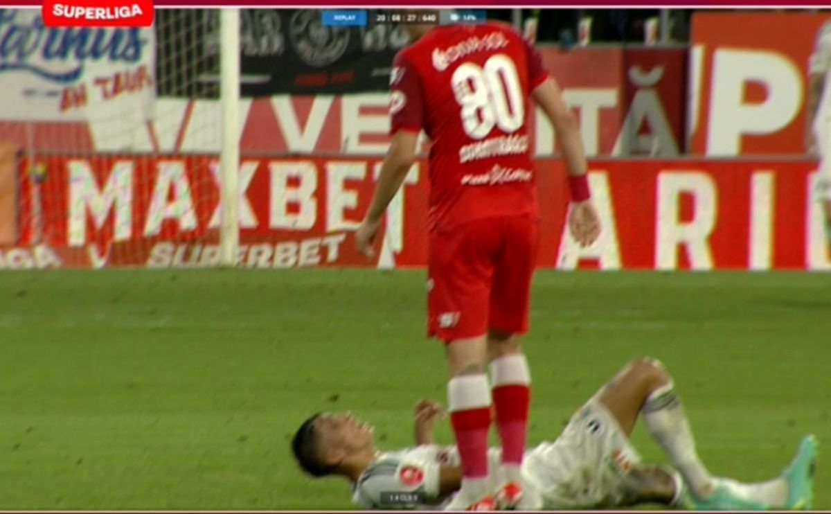 Fază uluitoare în SuperLigă: Cîmpanu a luat „roșu” chiar când trebuia să fie schimbat!