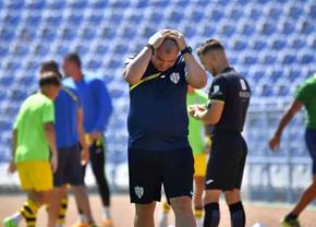„Suntem ca la Survivor, nu putem vorbi despre fotbal!” » Antrenorul din Liga 2 nu mai acceptă situația de la club