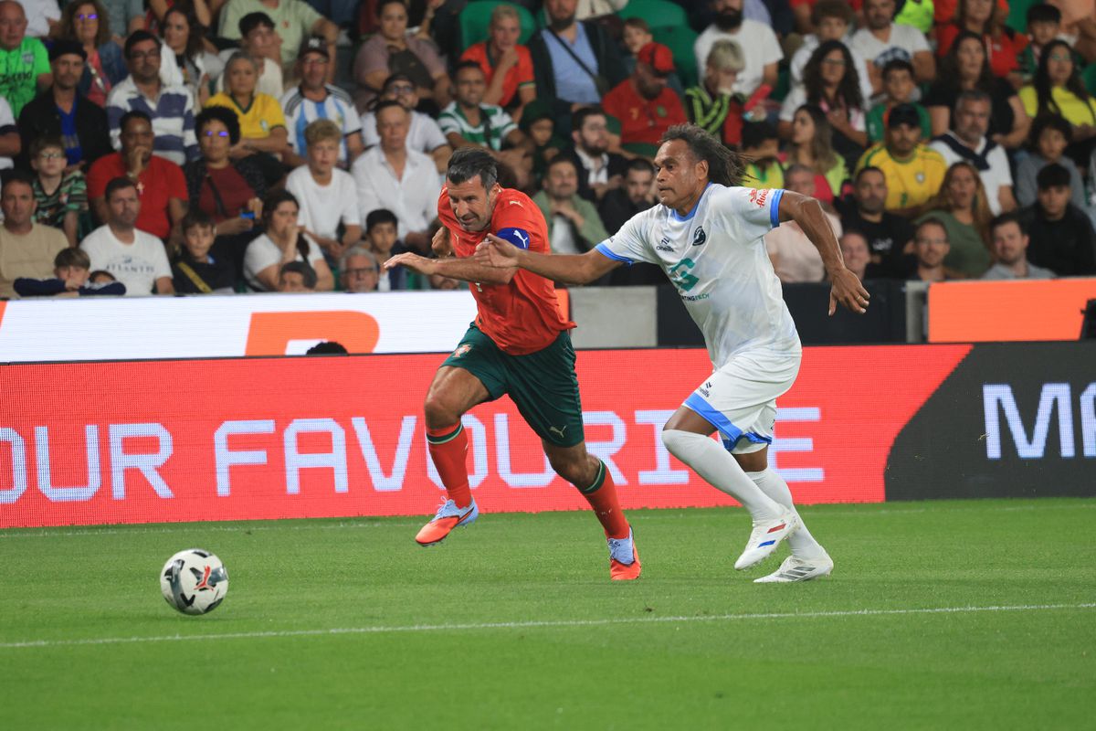 Coloși la tot pasul: Legends Charity Game, spectacol pentru o cauză nobilă! Gică Hagi, un sfert de oră pe teren