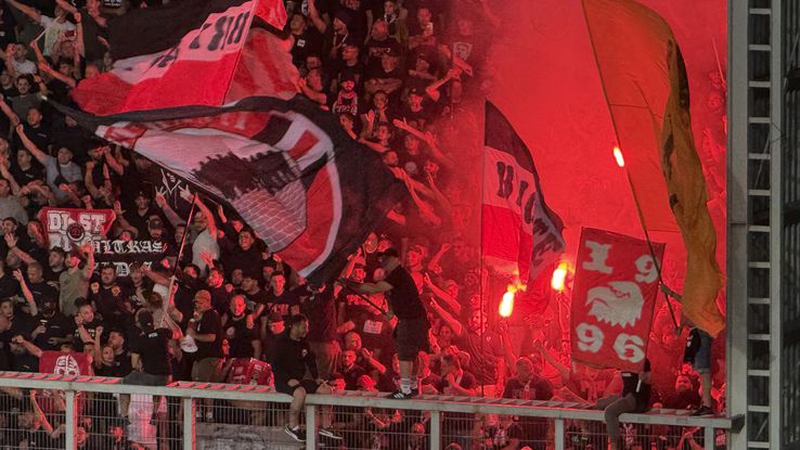 Scenografii spectaculoase la meciul Petrolul - Dinamo, din Superligă. Foto: Andrei Crăițoiu (GSP.RO)