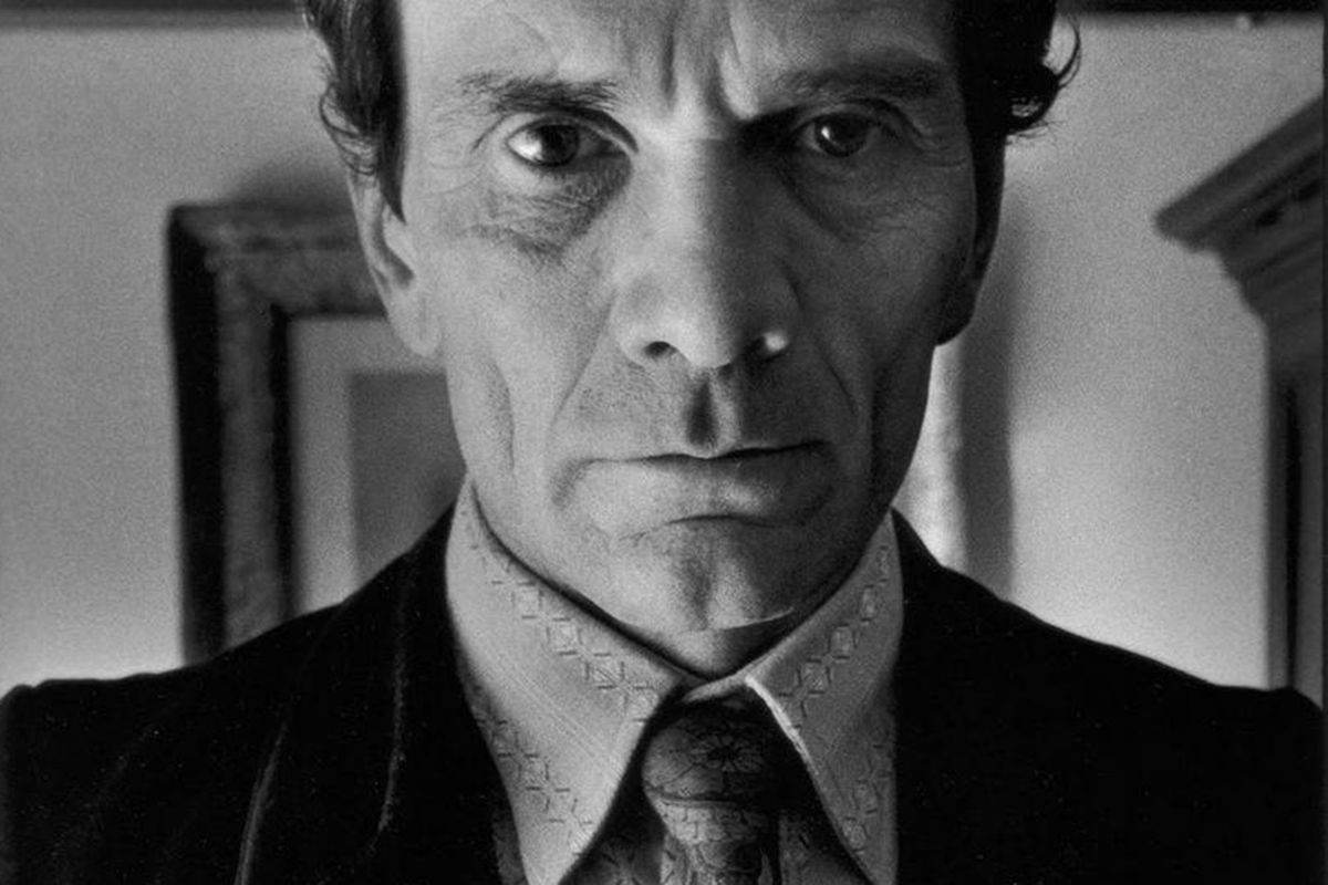 Pier Paolo Pasolini, poetul care a iubit fotbalul cu febra cu care a îndrăgit literatura