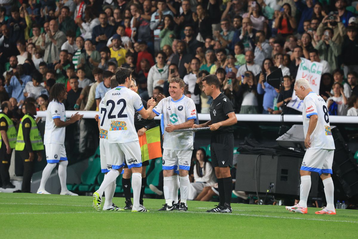 Lui Gică Hagi i-au rămas cei 3 de „T”: talent, tupeu și tenacitate » A bătut lovitura liberă în fața lui Del Piero, călcâie între Pepe și Figo! Toate fazele pe GSP