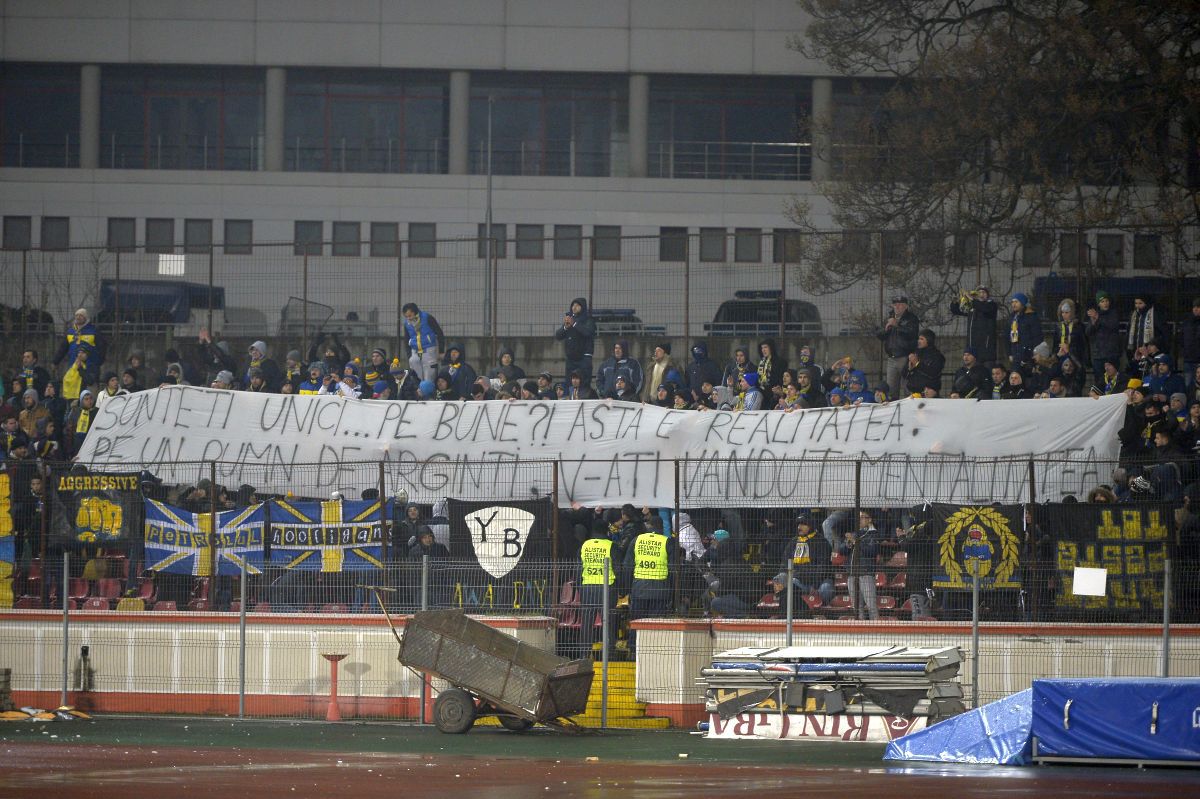O ură care mocnește » Puțini știu de ce s-a rupt „frăția” dintre Petrolul și Dinamo + 30 de imagini dintr-o rivalitate caustică
