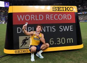 Armand Duplantis, record mondial răsplătit cu 170.000 de dolari » Ce spun adversarii: „Are tot ce își dorește fiecare săritor”
