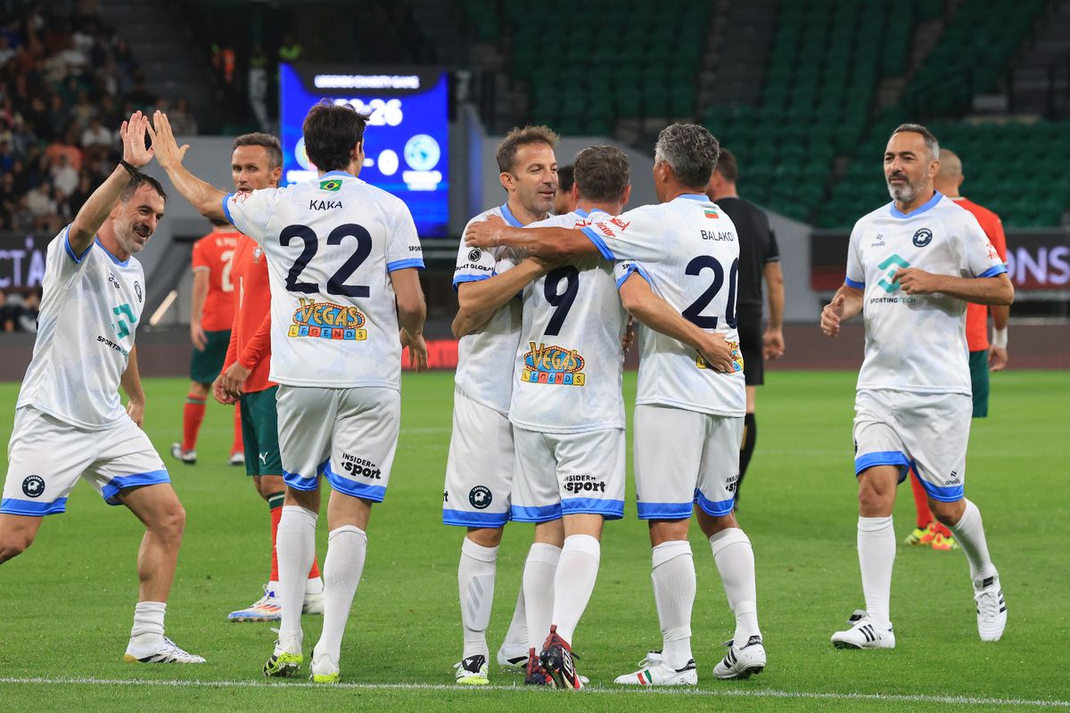 Coloși la tot pasul: Legends Charity Game, spectacol pentru o cauză nobilă! Gică Hagi, un sfert de oră pe teren