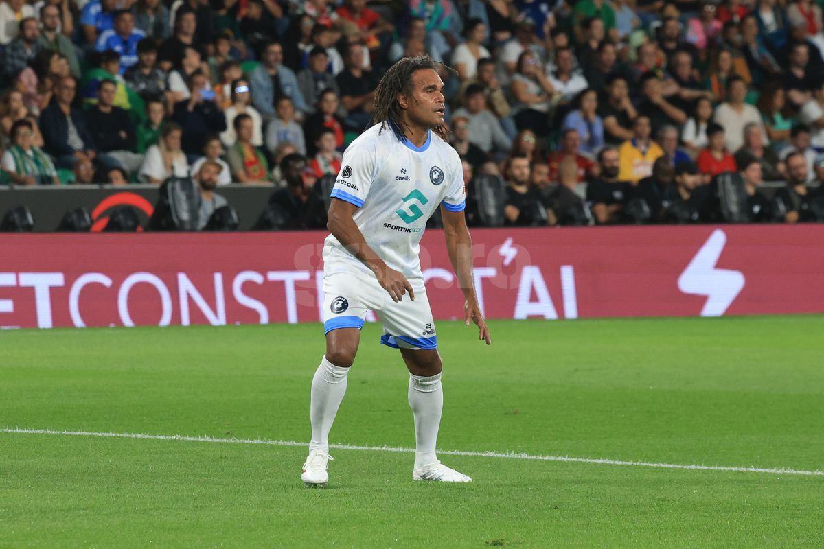 Îl mai recunoști pe Christian Karembeu? Spectacol la „Legends Charity Game