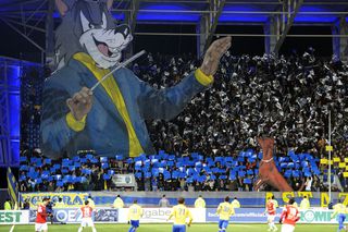 O ură care mocnește » Puțini știu de ce s-a rupt „frăția” dintre Petrolul și Dinamo + 30 de imagini dintr-o rivalitate caustică