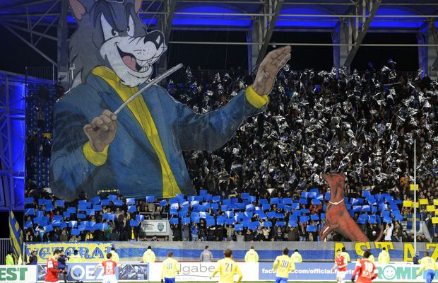 O ură care mocnește » Puțini știu de ce s-a rupt „frăția” dintre Petrolul și Dinamo + 30 de imagini dintr-o rivalitate caustică