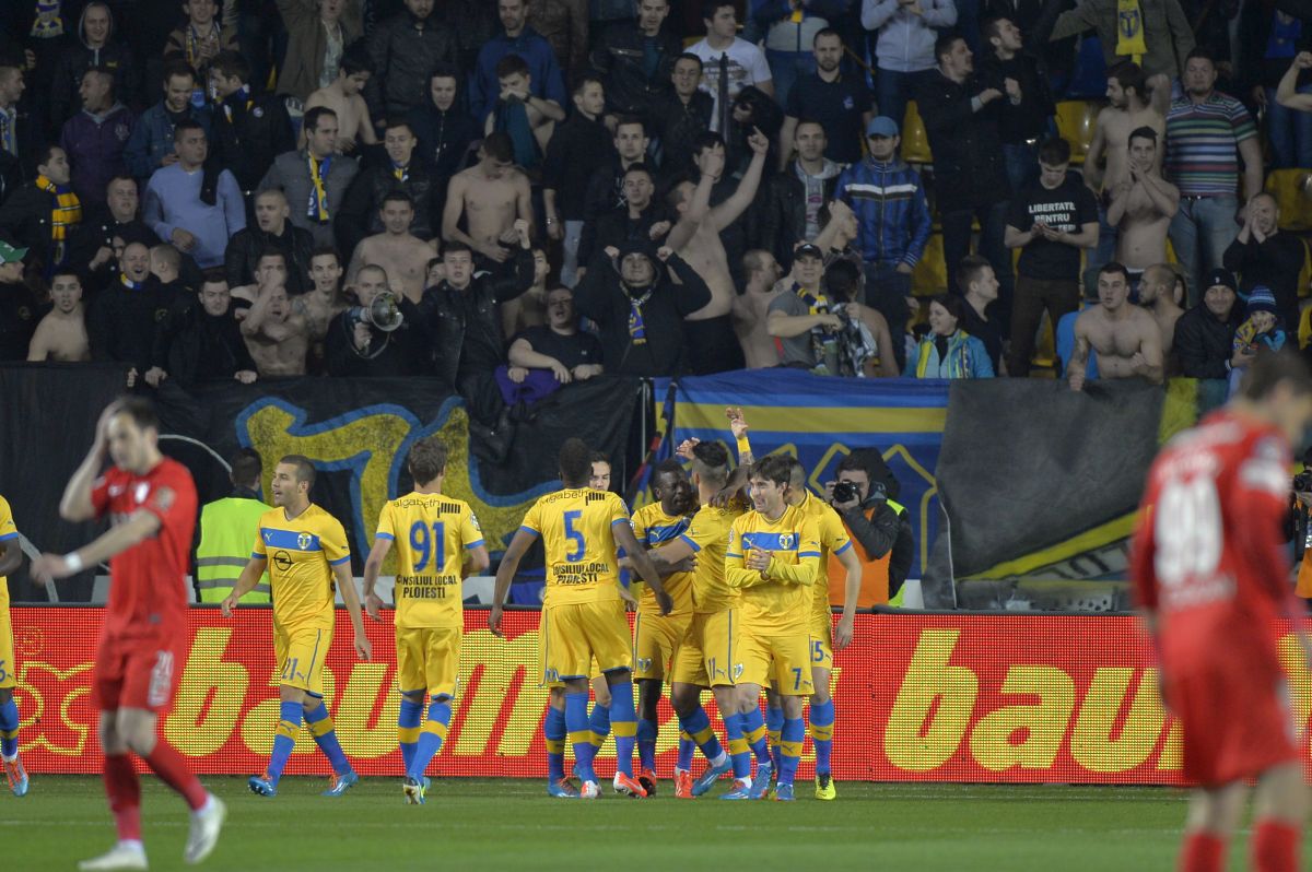 O ură care mocnește » Puțini știu de ce s-a rupt „frăția” dintre Petrolul și Dinamo + 30 de imagini dintr-o rivalitate caustică