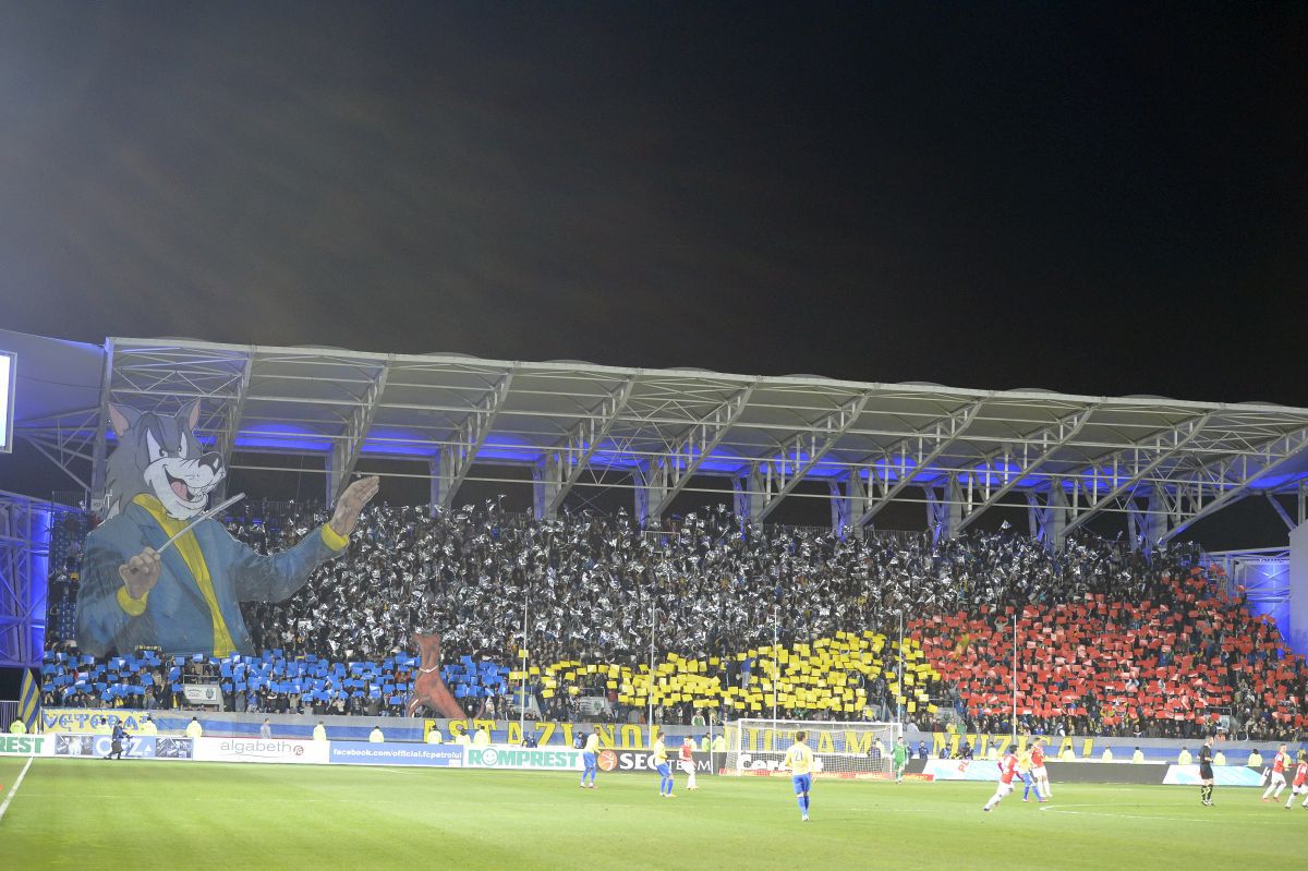 Rivalitatea Petrolul  - Dinamo, în imagini: ură în stare pură, scenografii explozive și mesaje cu dedicație