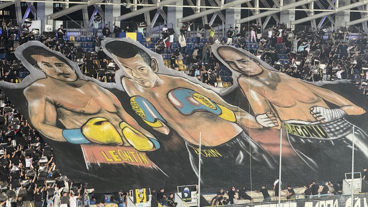 Scenografii spectaculoase la meciul Petrolul - Dinamo, din Superligă. Foto: Andrei Crăițoiu (GSP.RO)